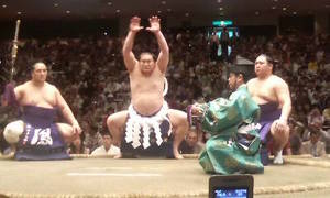 白鳳の不知火型土俵入り姿
