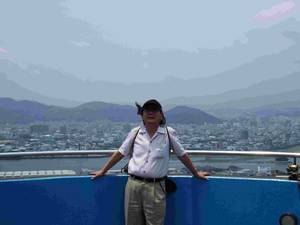 五台山の展望台より高知の山並みを望む