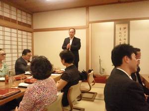 司会の寺田晃中央支部長