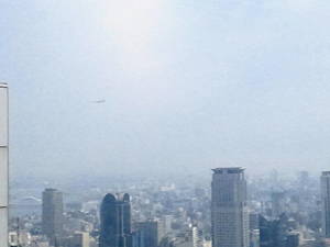 飛び立つ飛行機