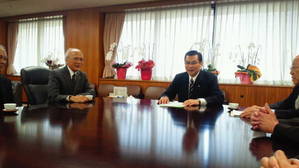 大畠経済産業大臣と