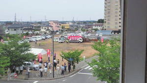 水街道駅まえの出陣式会場風景