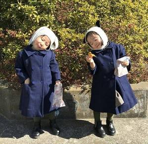 みち子さん制作のオーバーを着て