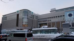 徒歩でホテルへ札幌駅を撮る