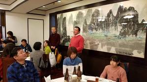 挨拶する味園支部長