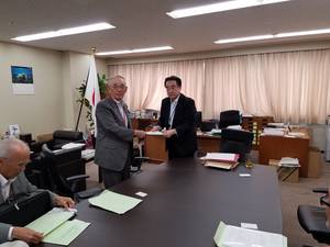 峰崎会長と中小企業庁前田長官