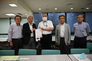 厚生労働省へ