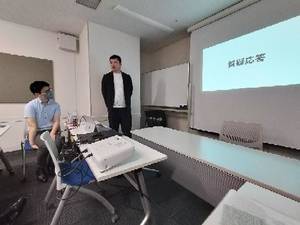 講演中の中田さん